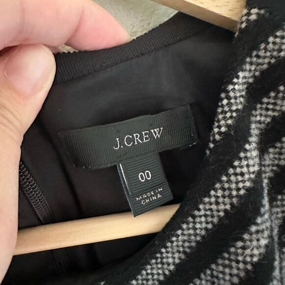J Crew Black Wool Blend Chevron Sheath Dress Knee Length Size 00 - Picture 3 of 6